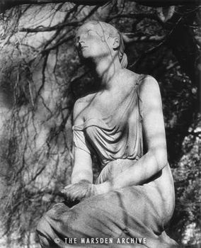 Statue, Brompton Cemetery, London, England (MA-T-007)